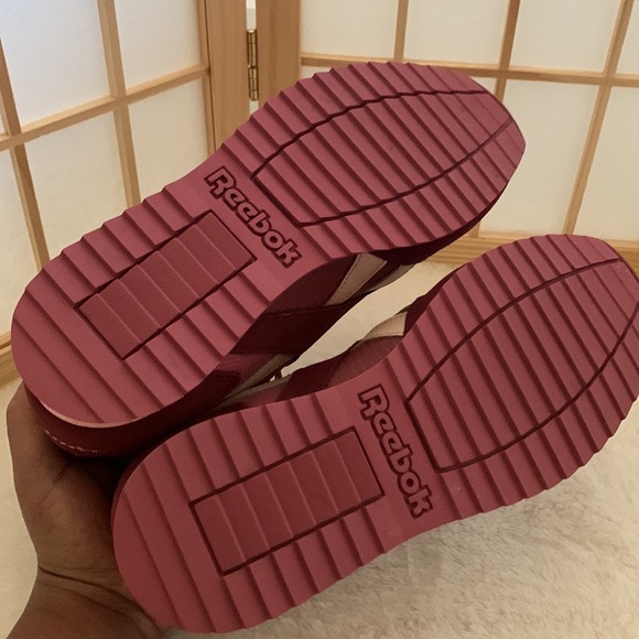 Reebok Classics - Picture 5 of 7